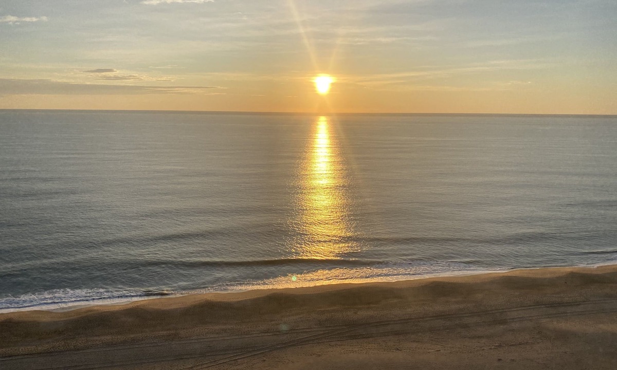 North Ocean City Condo | DIRECT OCEANFRONT VIEW CALL HOST NOW FOR DISCOUNTS FOR AUG SEPT OCT FREE LINENS