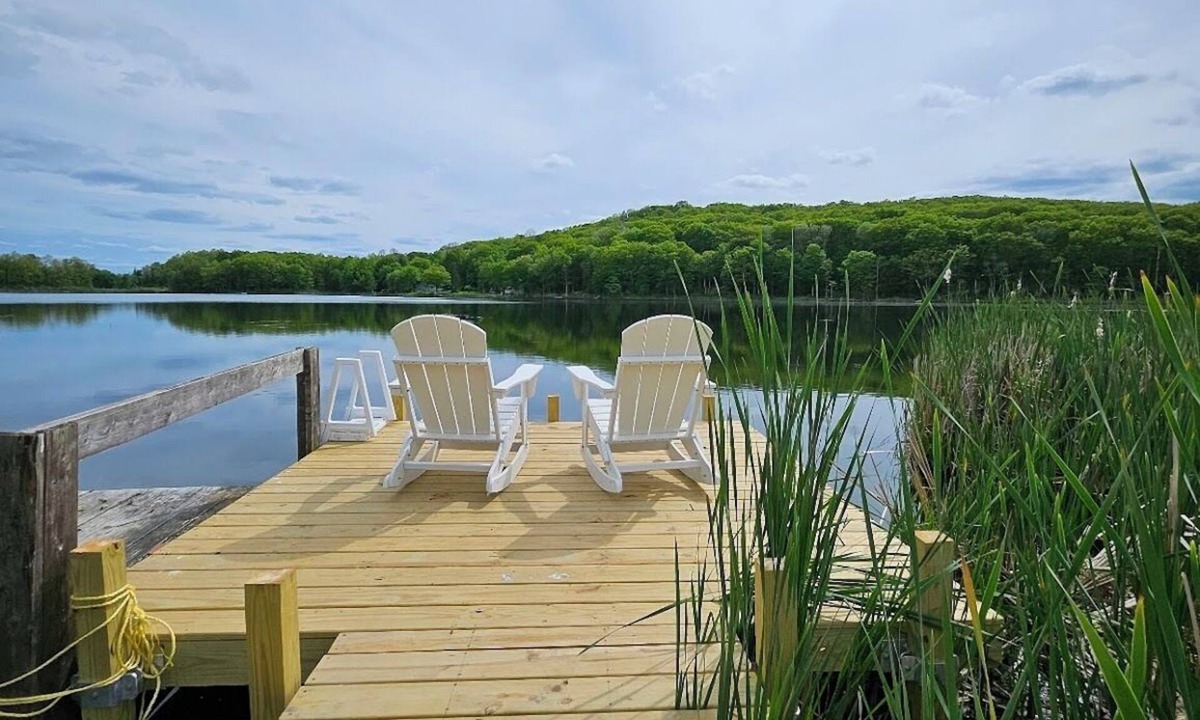Town of Copake House | Dock is waiting! Fishing, paddleboards, kayaking! Come relax by the Lake!
