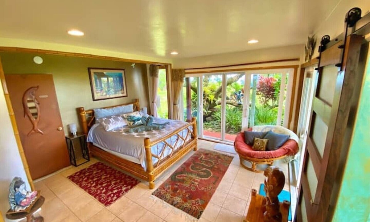Haiku House | Dolphin Room at Maui Eco Retreat: Ocean Views & Private Waterfall!