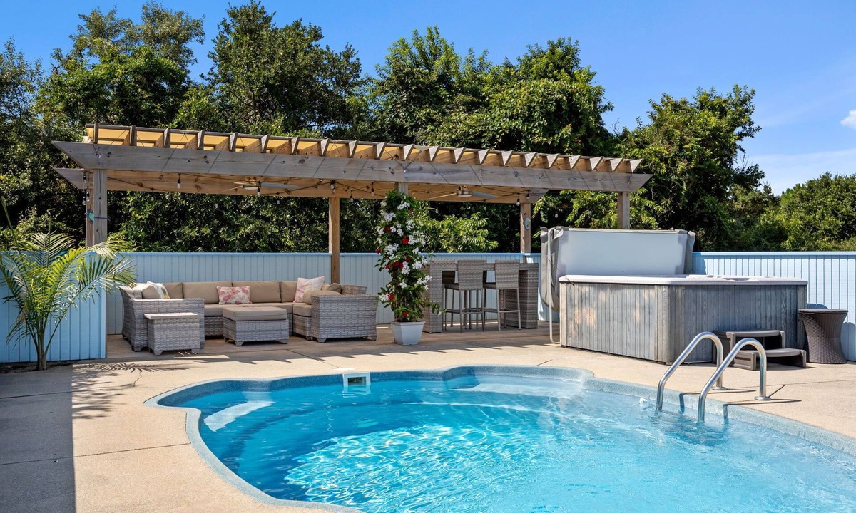 Carolina Dunes House | Duck Dive ~ Steps to Beach ~ Pool + Hot Tub ~ Ocean & Sound Views