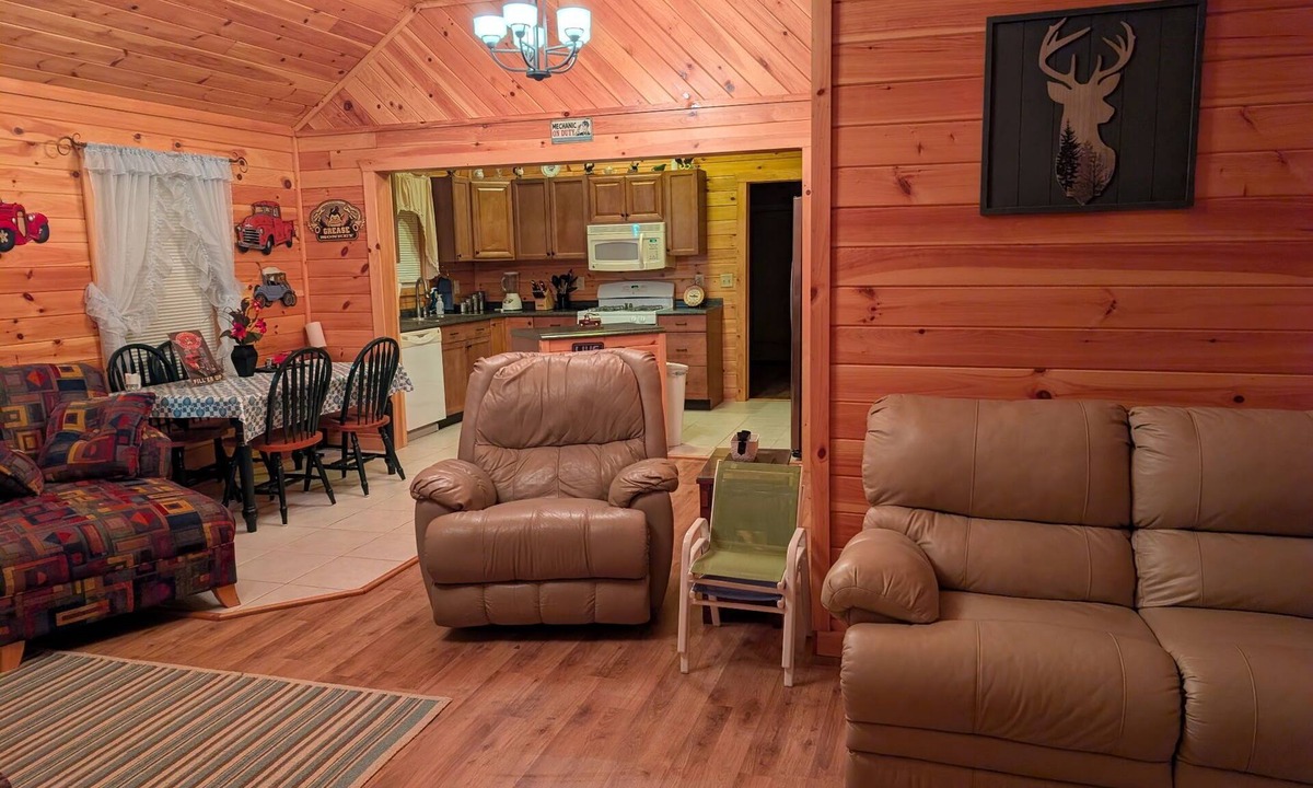 Elberton Cabin | Elberton Cabin on Lake Clark Hill, 2-br 1 bath, 0.5 miles to Modock boat ramp.