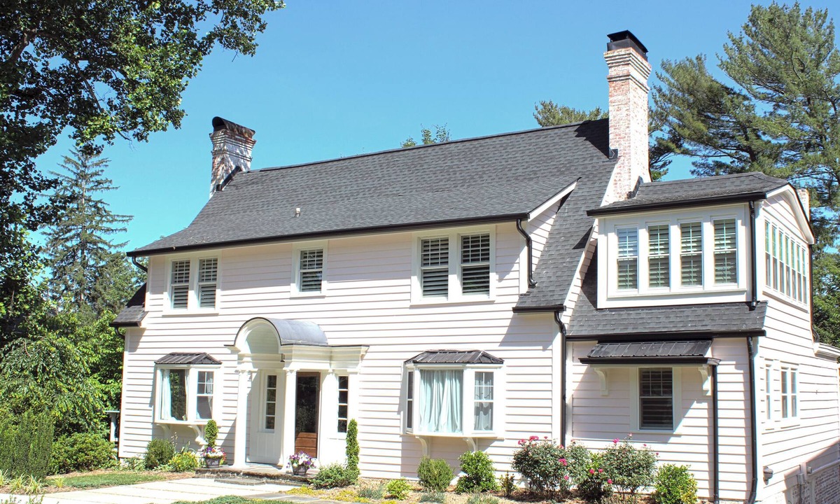 Grove Park- Sunset House | Elegant Grove Park Colonial; close to Omni, bakeries, restaurants, City parks