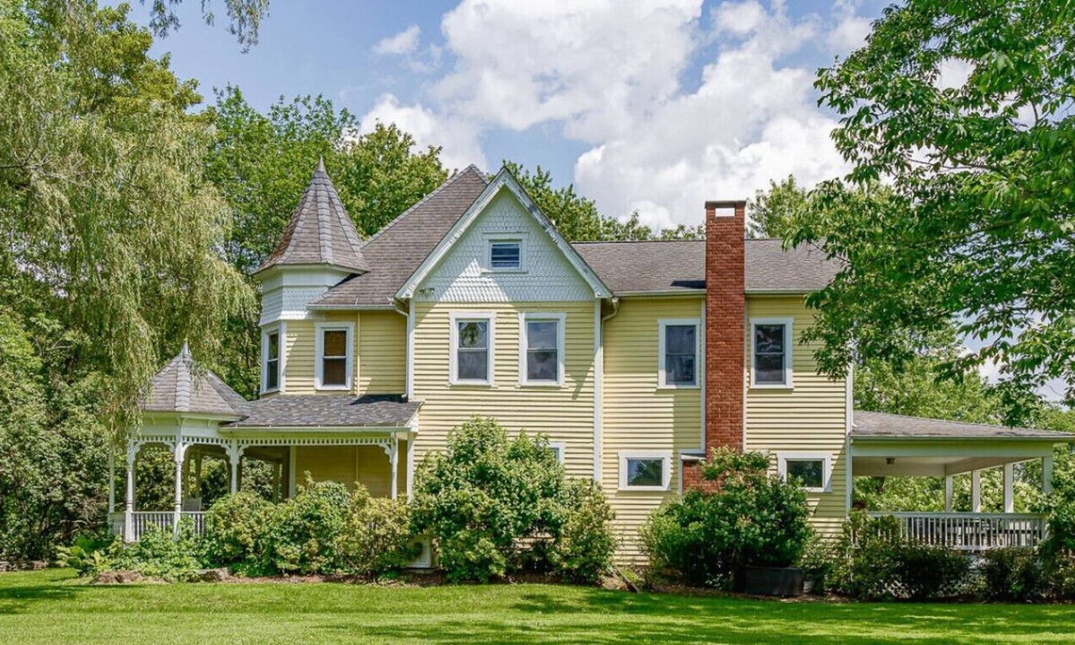 Jeffersonville House | Estate w/ Tennis & Hiking in Bethel