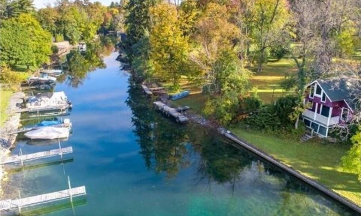 Melrose Park House | Excellent FingerLakes- Owasco lake waterfront vacation home-Kayakers paradise!