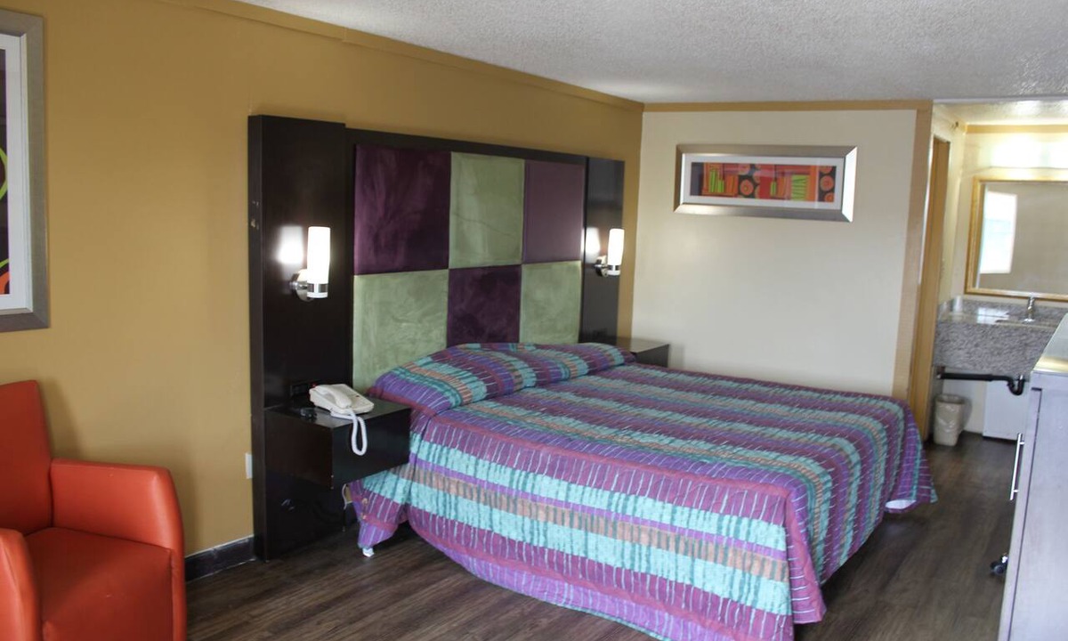 Nashville Hotel | Executive Inn & Suites