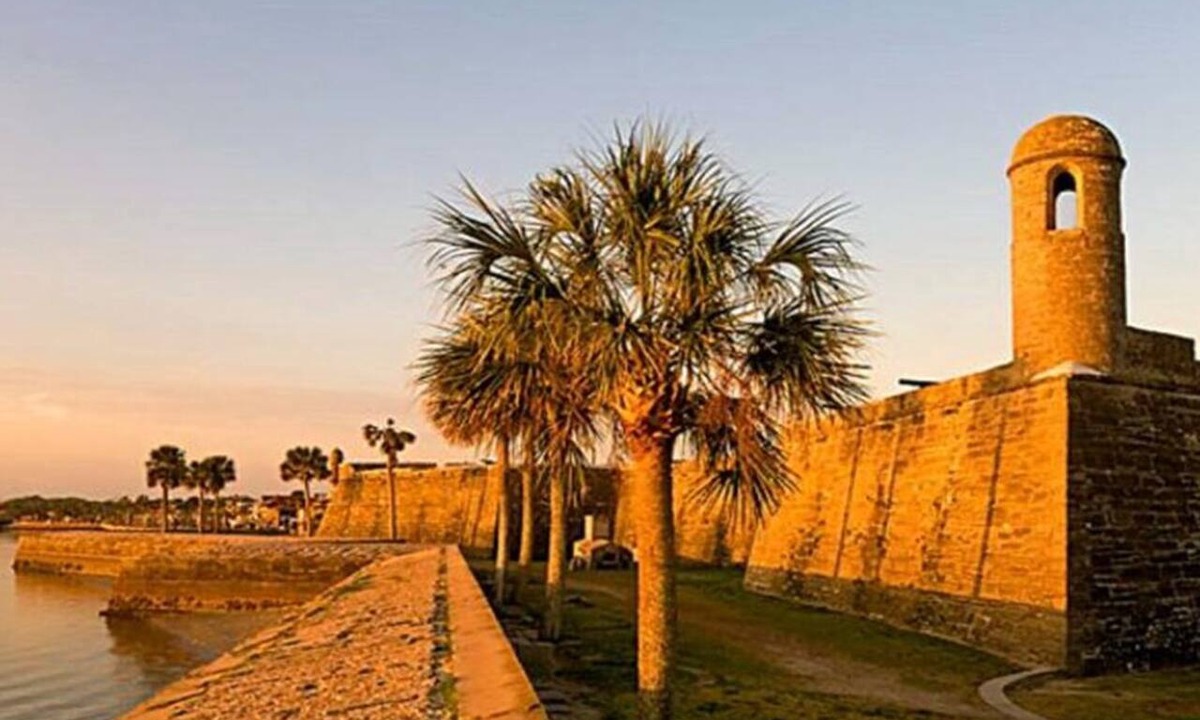 Crescent Beach Condo | Fall Discount/Close to St Augustine/Steps to Beach, Pool, Dock/Beach Supplies