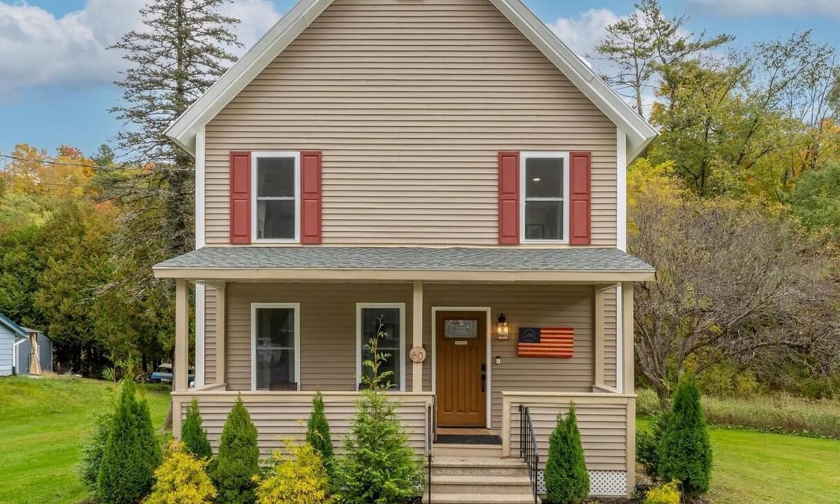 Proctor House | Feel the real VT! Lakes, hikes, a foodies delight!