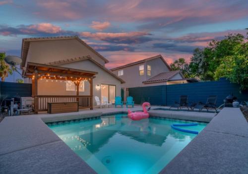 Rhodes Ranch Villa | FUN Retro Arcade Villa - Pool&Spa, Arcades, Billiards,BBQ Gazebo Lounge, 10 Mins Strip