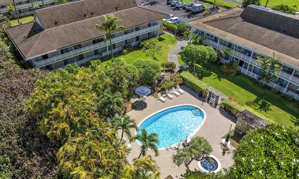 Wailua Apartment | Garden Island Escape! Perfect Vacation | Onsite Pool + Hot Tub