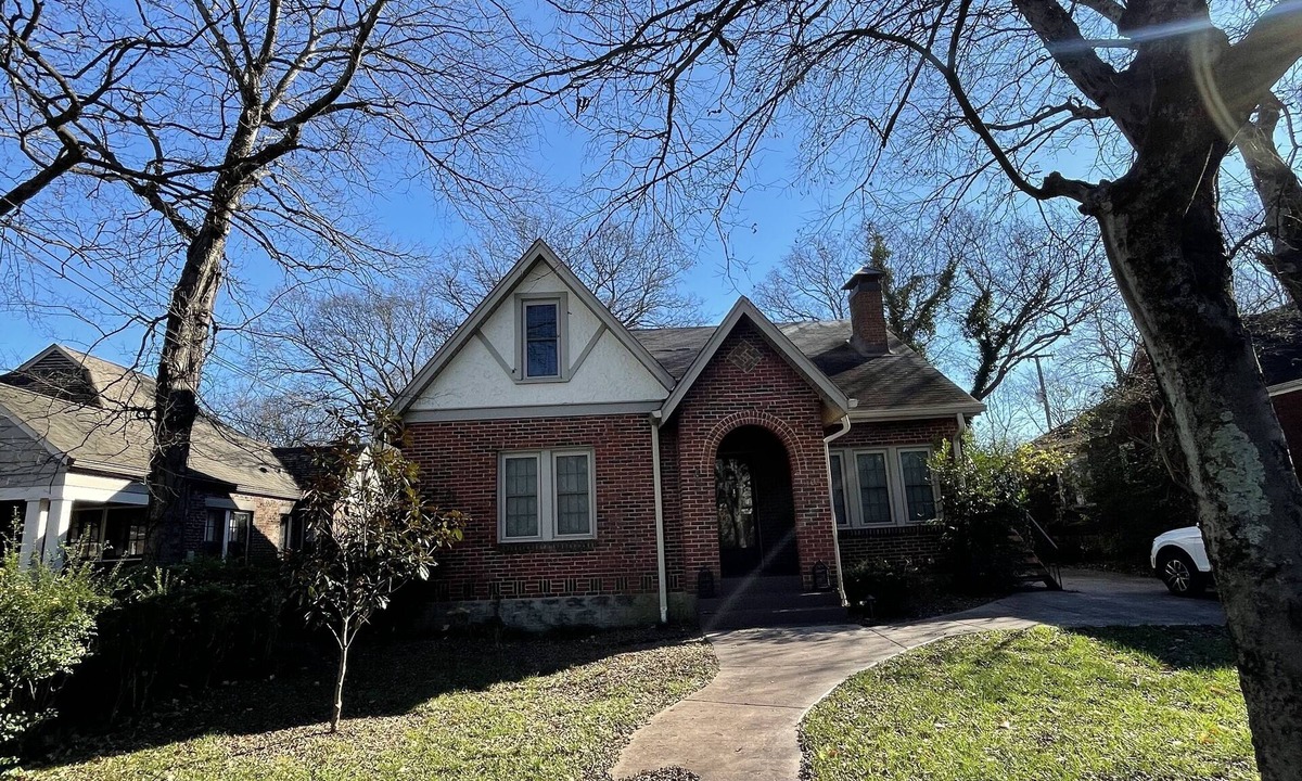 Hillsboro West End House | Great quiet location in the heart of Nashville minutes away from downtown.