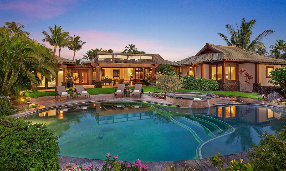 Kamuela House | Great Vacation Home in Mauna Lani - Private Bedrooms, Pool, Sundeck!