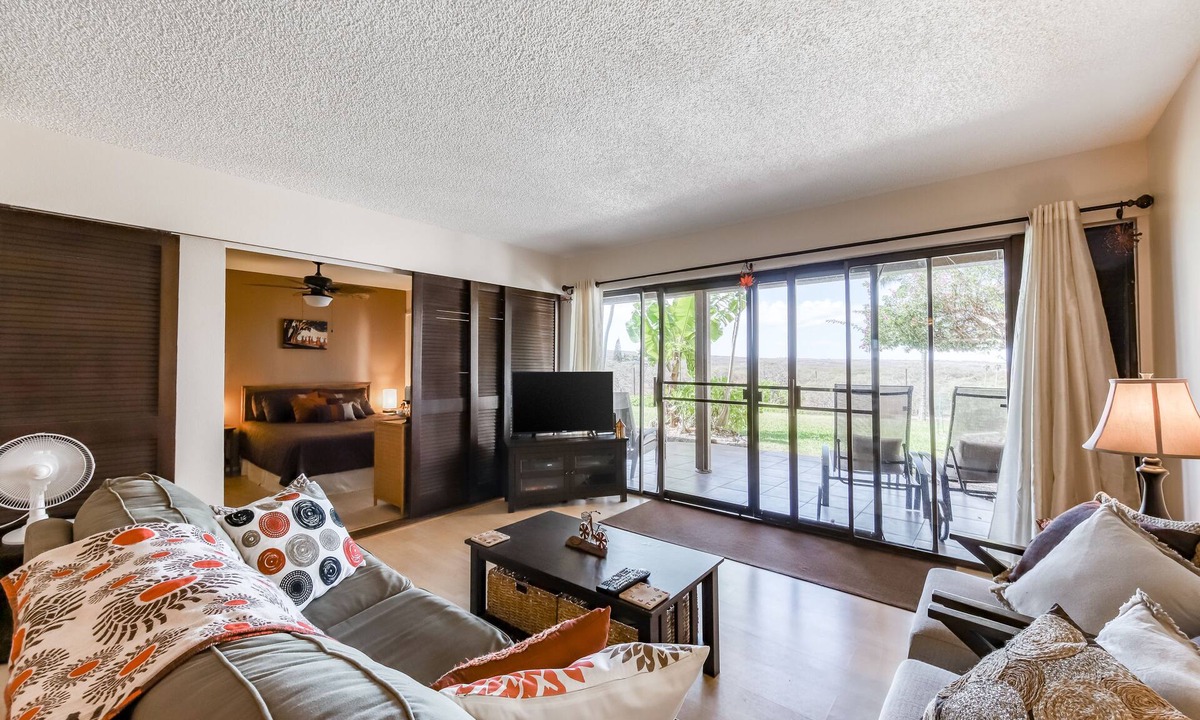 Maunaloa Condo | Ground-Floor Condo w/Ocean View, Lanai, Shared Pool/Hot Tub - Walk to Beach