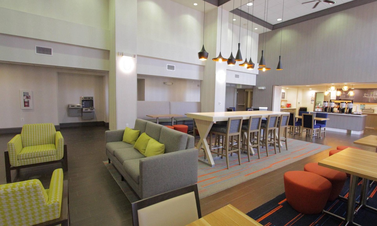 Seal Beach Hotel | Hampton Inn & Suites Seal Beach