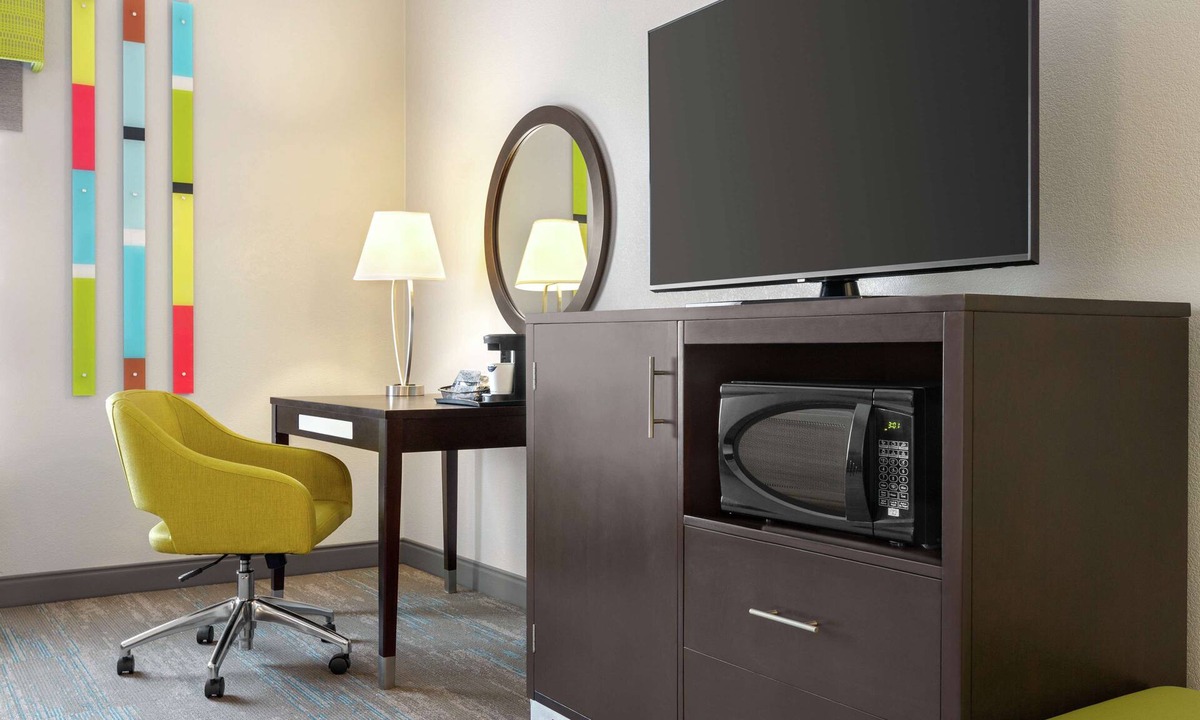 York Hotel | Hampton Inn & Suites York South