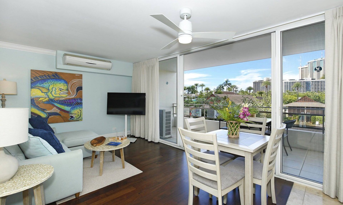Waikiki Condo | Heart of Waikiki! Lower Floor! Great Location! Washlet, AC, Wi-Fi, Kitchen!