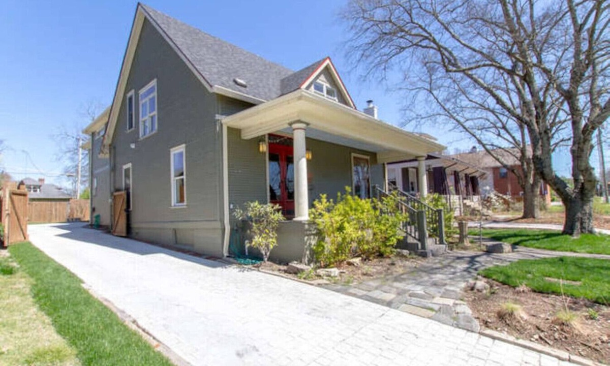 Hillsboro West End House | Historic Charmer Near Vanderbilt | Walkable Area