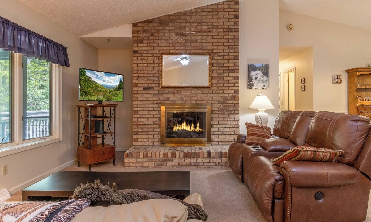 Brevard House | Home-Away-From-Home in Connestee Falls