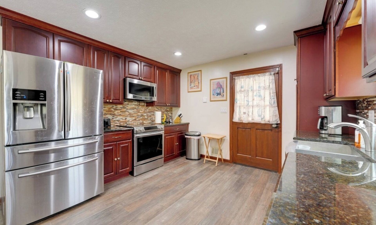 Smyrna House | HOST WITH THE MOST - World Cup Ready! Pool EV Charger Basketball Court
