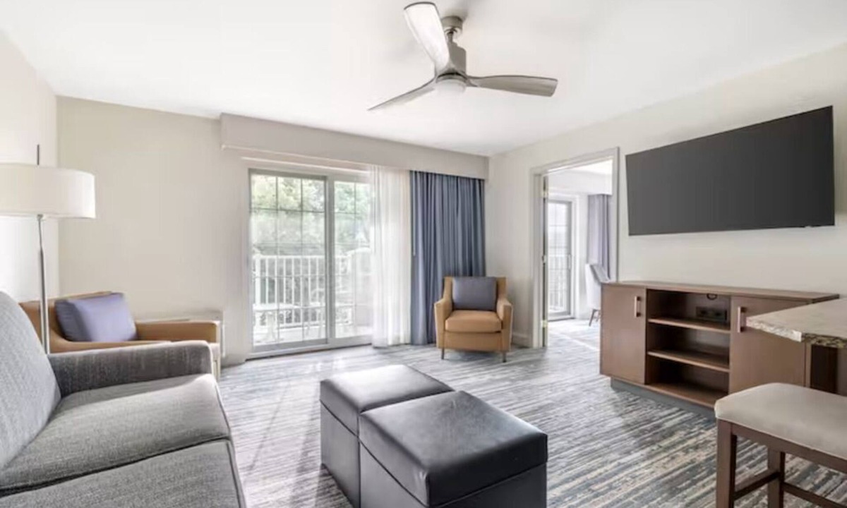 Mishawaka Hotel | Ideal Stay for Large Group in Two 2BR Suites l Pool, Golf Course Area & Games
