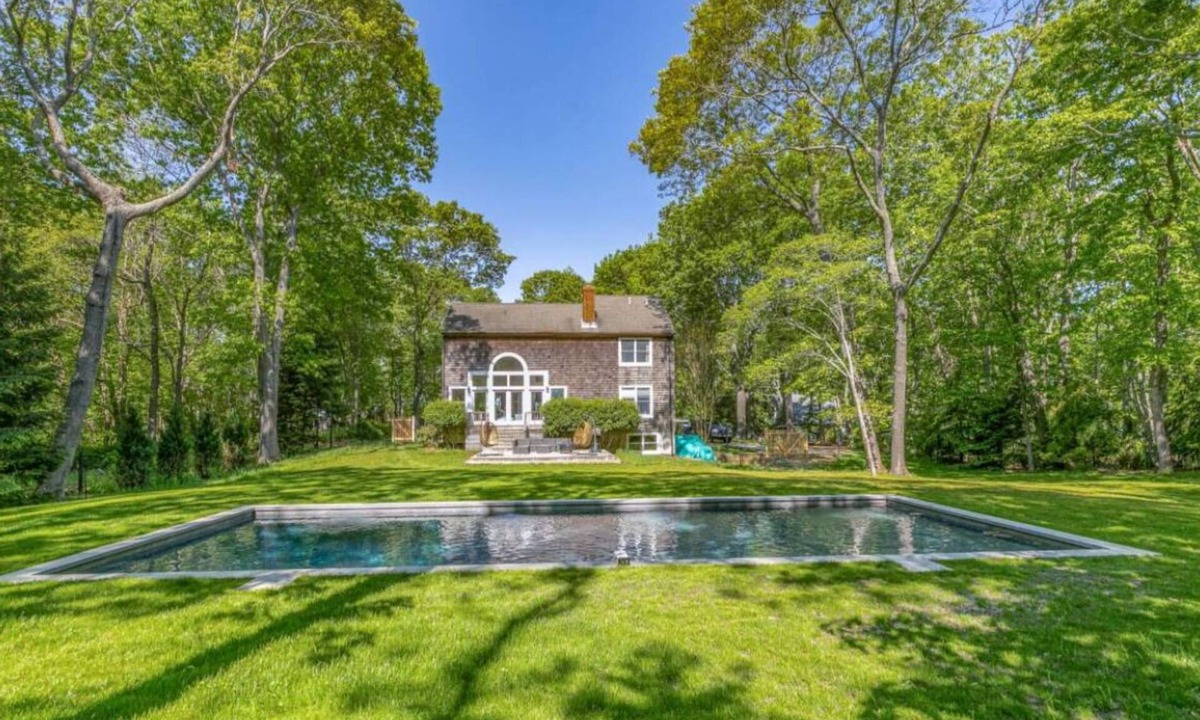 Hay Beach House | Idyllic 4-bedroom family home in charming Shelter Island