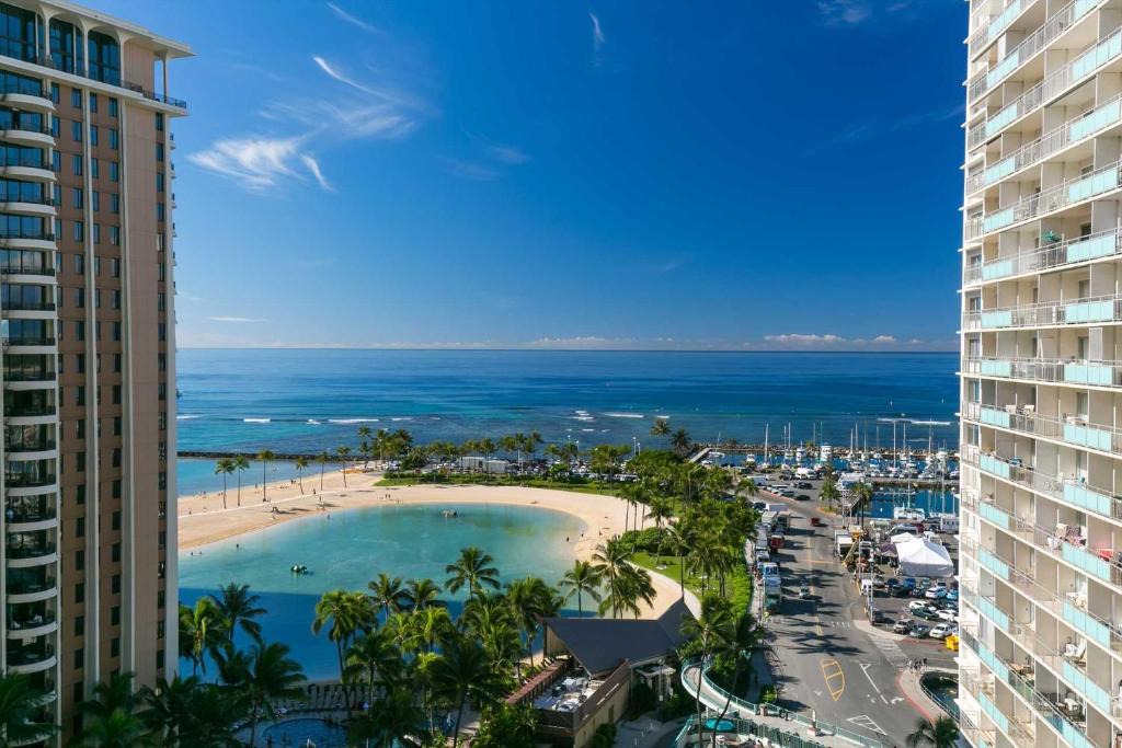 Waikiki House | Ilikai 1418