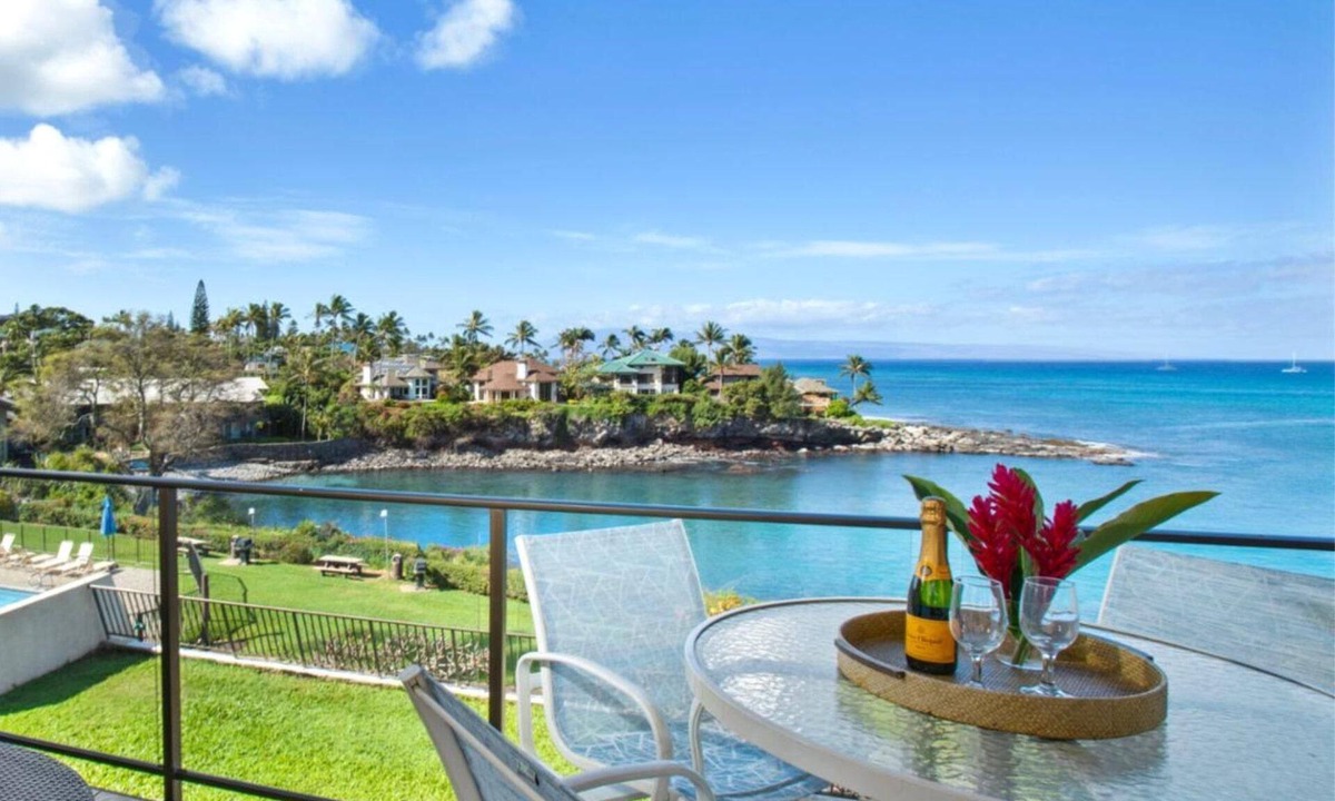 Napili Condo | KBM Resorts | FREE CAR | Napili Point | Oceanfront | Spacious, 2-BedroomBeach Amenities! NAP-C31