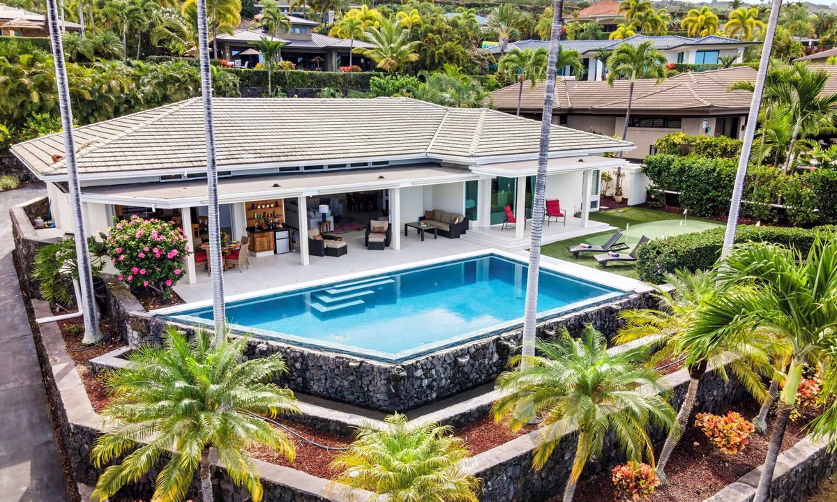 Kahaluu-Keauhou House | Kona Koa House by Gather: Oceanview 3BR Estate w/Heated Pool & BBQ