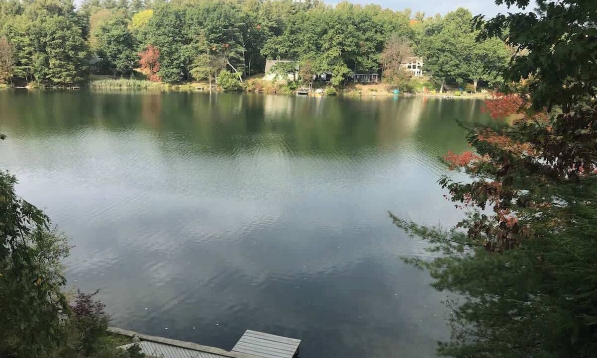 Town of Copake House | Lakefront +pets +skiing +bbq +firepit +games