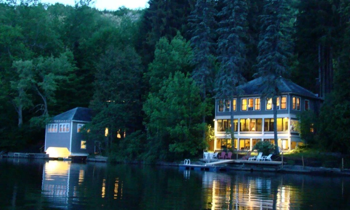 Oneonta House | Lakefront Private Compound – Sleeps 16, close to all baseball tournaments.
