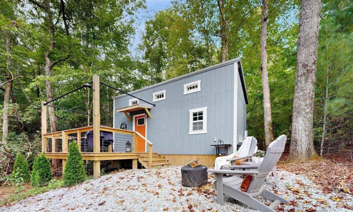 Mills River House | Lakeview tiny home with a loft, full kitchen, furnished deck, & firepit