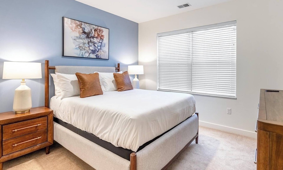 Albany Apartment | Landing | Chic 1BD, Gym