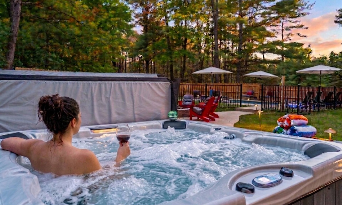 Woodstock House | Large Home Retreat by Woodstock | Hot Tub & Sauna