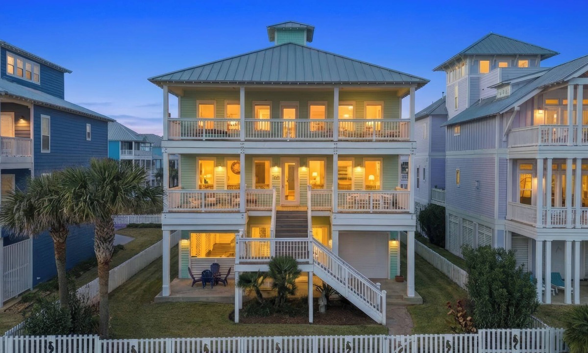 Beachside Village House | Luxury 5BR on 2nd Row | Stunning Water Views