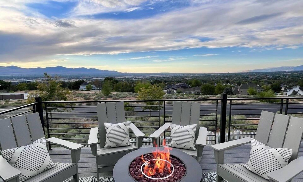Draper House | Luxury mountain home | 6BR + office, spa, sauna, game & bunk rooms, epic views