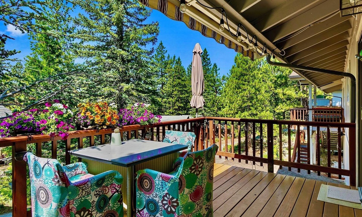 Round Hill Village House | LX35 The Wolf Round Hill Retreat in the heart of Lake Tahoe