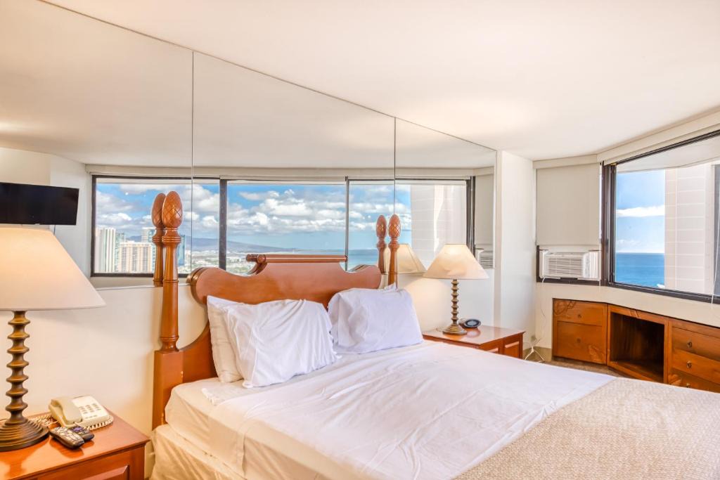 Waikiki Hotel | Marina Tower 3402