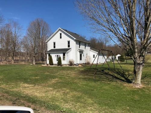 Bemus Point House | Meadow View Stay at Chautauqua Lake 1.5 Acres