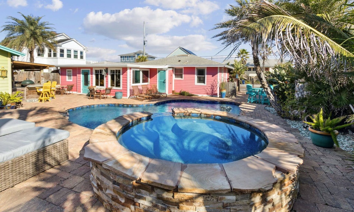 Ocean Cay House | Mermaid House Directly Across from the Beach | Private Pool and Pool House | Tiki Bar