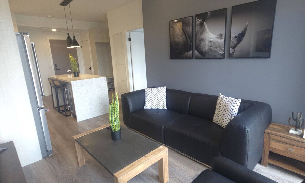 Downtown Toronto Apartment | Modern 1BR Apt with Stunning Views and Pool Access