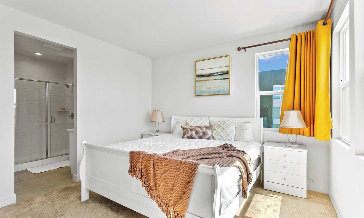 Platinum Triangle House | Modern 3BR Family Retreat｜Garage Access｜Pet-Friendly｜ Dedicated Workspace #41823