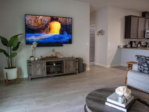 Port Malabar House | Modern Home in Palm Bay