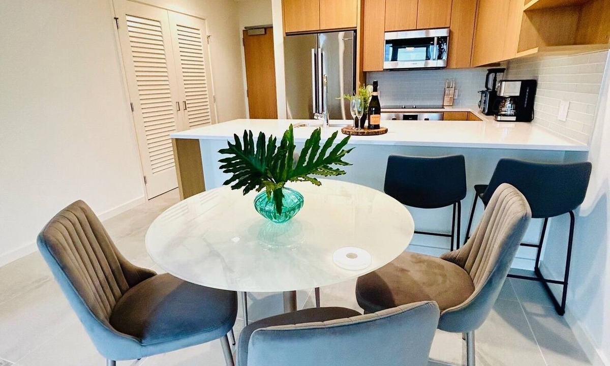 Ala Moana Condo | "MODERN LUXURY CONDO 2BR/2BA/2PKG AT SKY ALA MOANA"