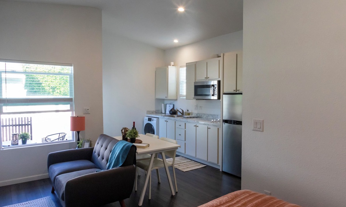 Culver - West House | Modern Studio House - private yard - 5 min Venice Beach, Mar Vista, Culver City