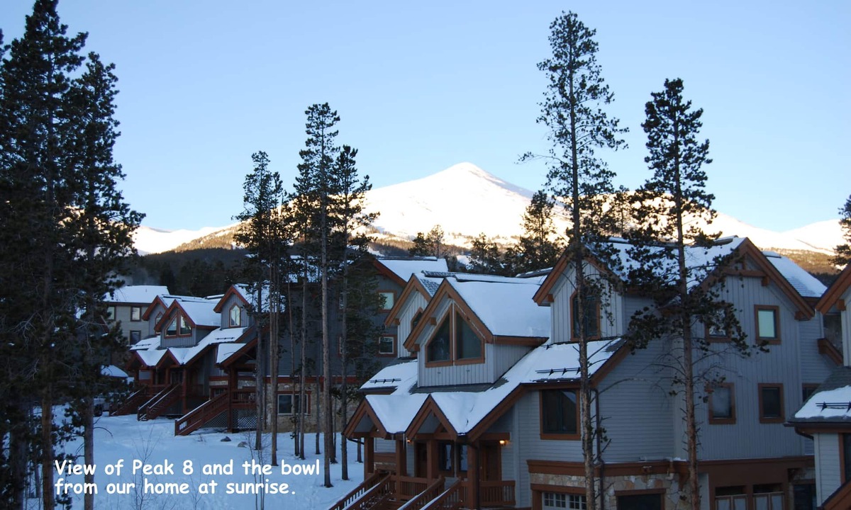 Four O'Clock House | Mountain Living at its Finest! Ski-In-and-Out, Pvt Hot Tub, Jacuzzi, Sleeps 9