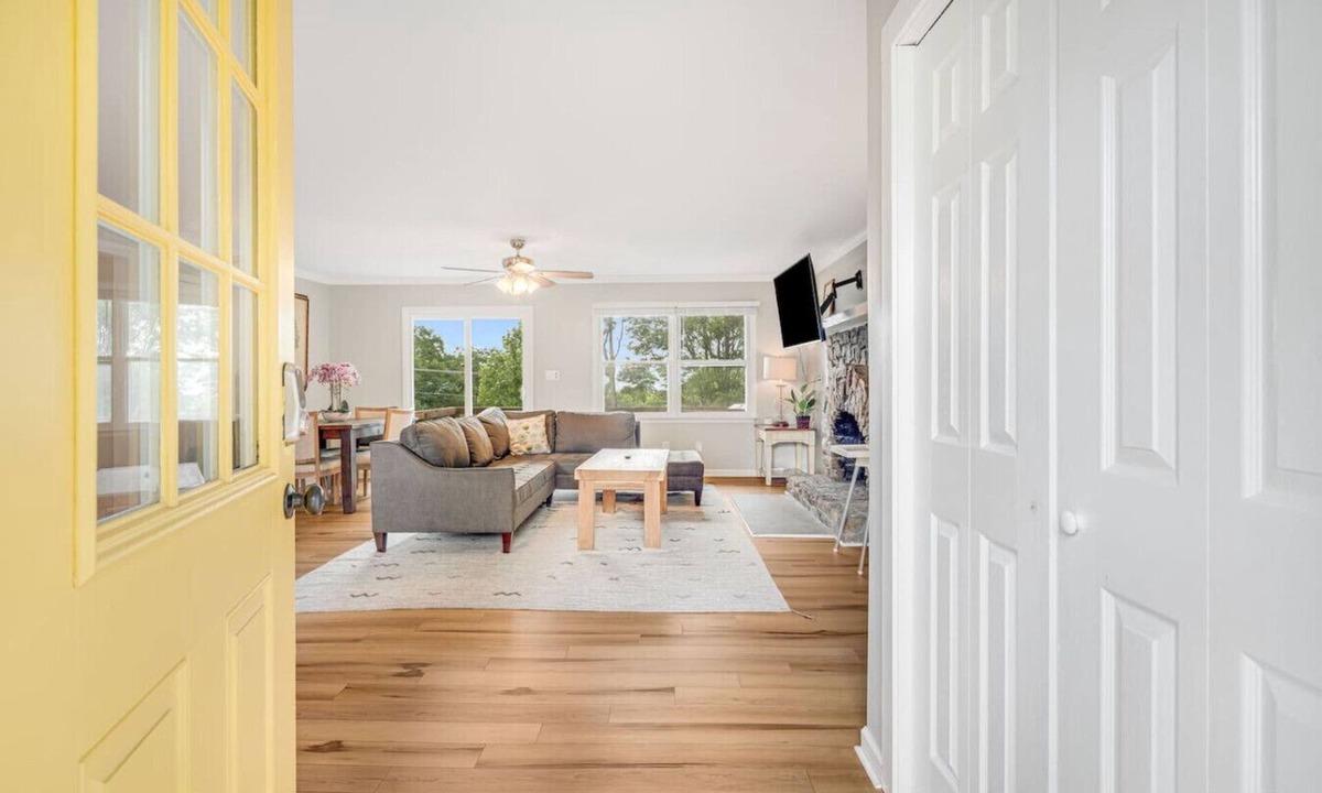 Blowing Rock Apartment | Mountain Retreat, Balcony, Grill, and 5 Minutes to Downtown!