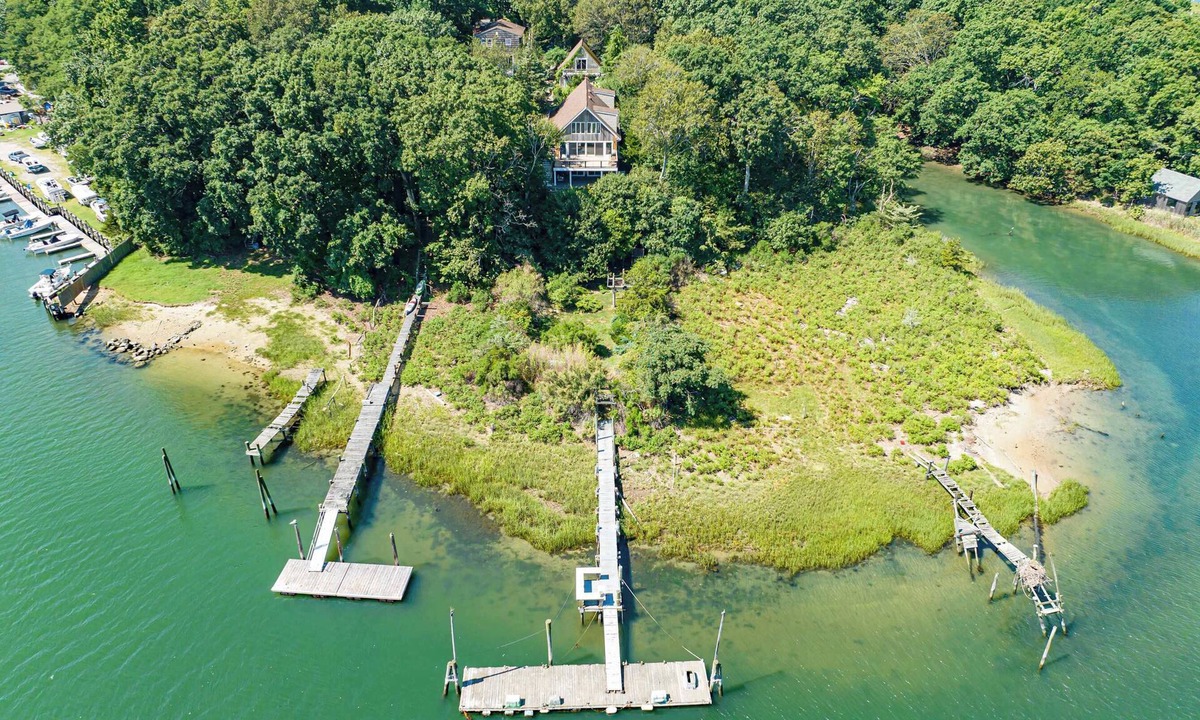 Mattituck House | Nature’s Paradise | Waterfront Home w Private Dock near Strong’s Marina