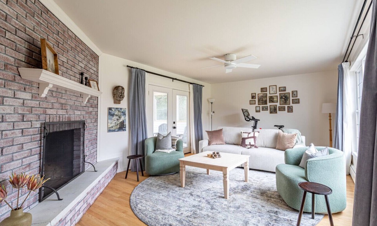 Catskill House | NEW: Chic Family Home in Boutique Town