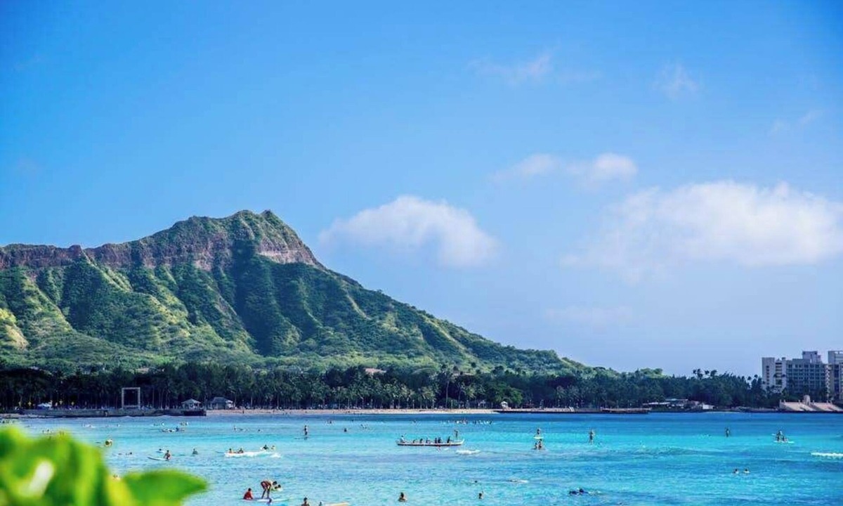 Haleiwa House | North Shore Cottage Two Blocks to Beach & Harbor
