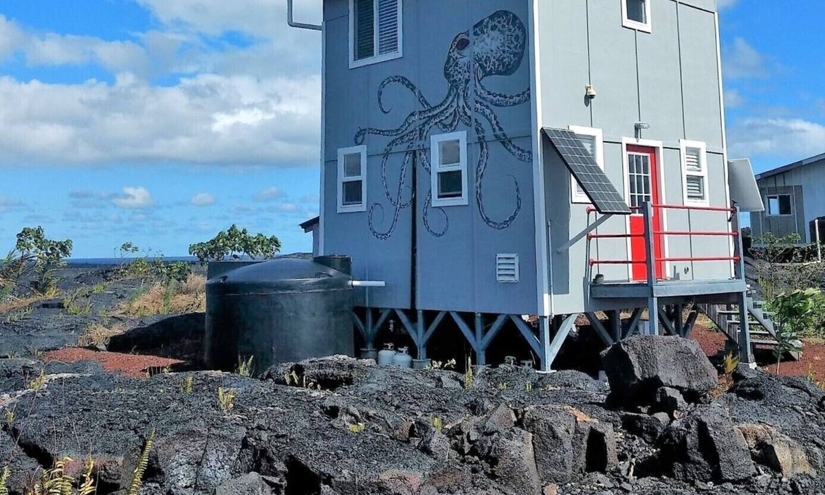 Kalapana House | Ocean and Lava View from 400 sq ft Off Grid House- Amazing sunrises & Sunsets