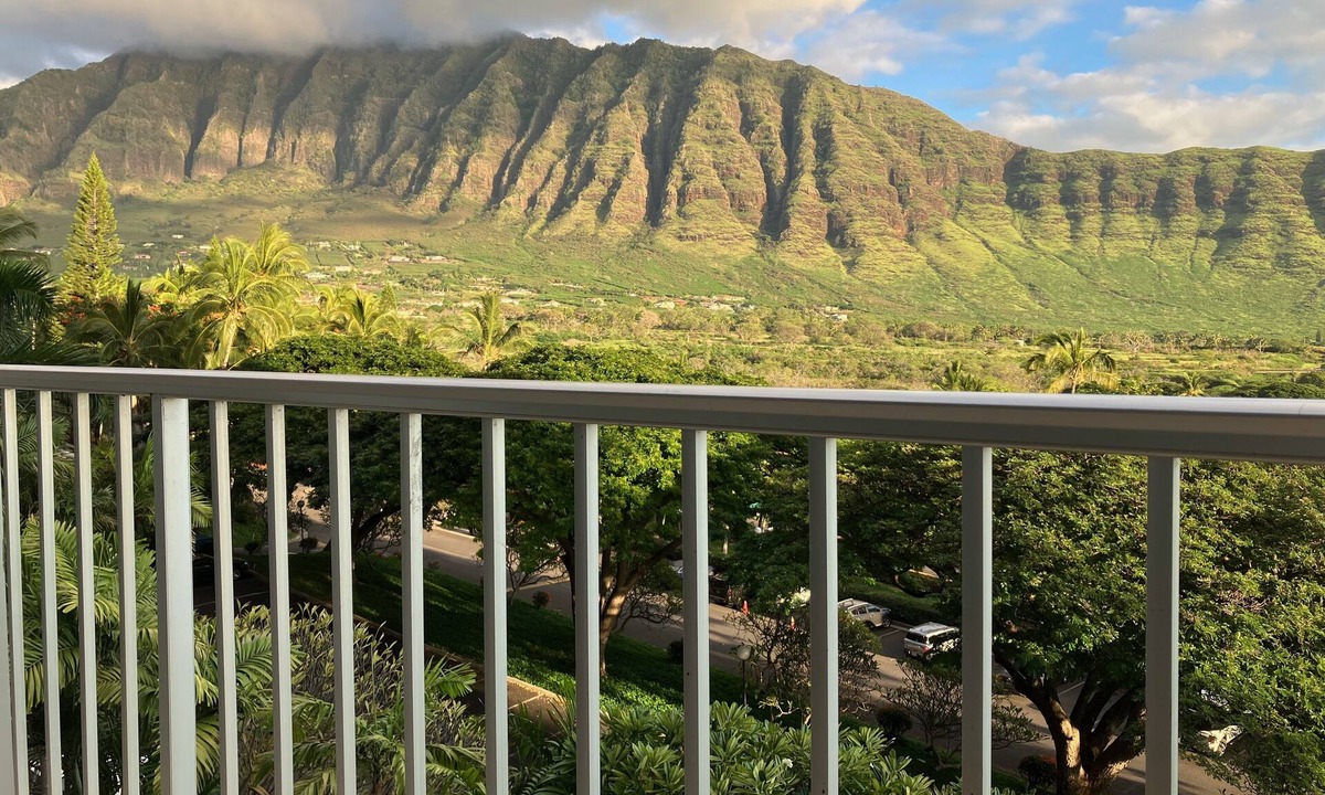 Makaha Condo | Ocean & Mountain View Studio in a Resort-Like Complex. Makaha Valley, West Oahu
